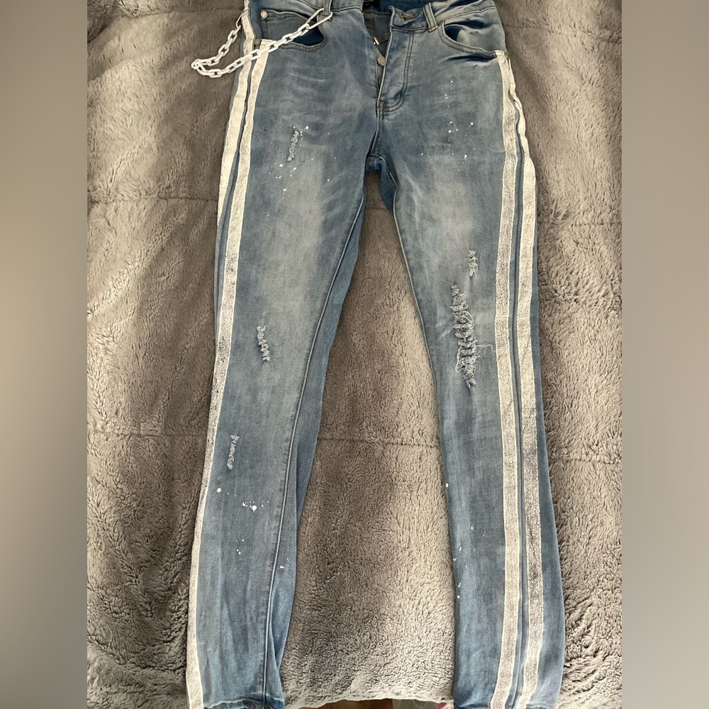 WORN ONCE Men’s Boohoo Man Ripped paint splatter chain stretch skinny sz 32